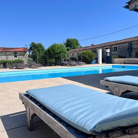Holiday home Pressoir - La Garenne Family Saint-Mande-sur-Bredoire