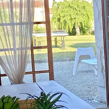 Holiday home Pressoir - La Garenne Family Saint-Mande-sur-Bredoire